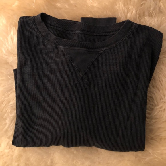 Brandy Melville Waffle Knit Cropped Shirt (NAVY) - Picture 2 of 2